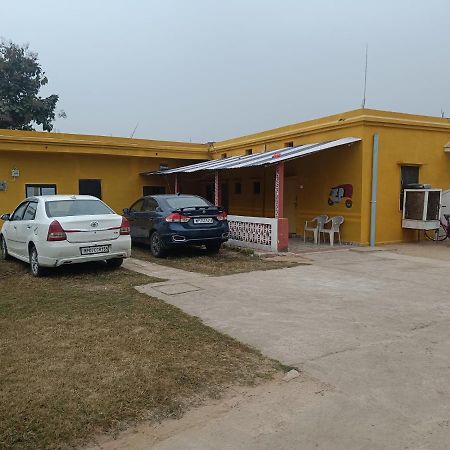 Mini Homestay Khajurāho Exteriör bild