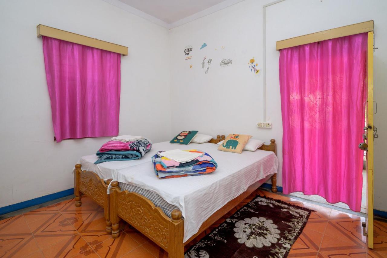 Mini Homestay Khajurāho Exteriör bild