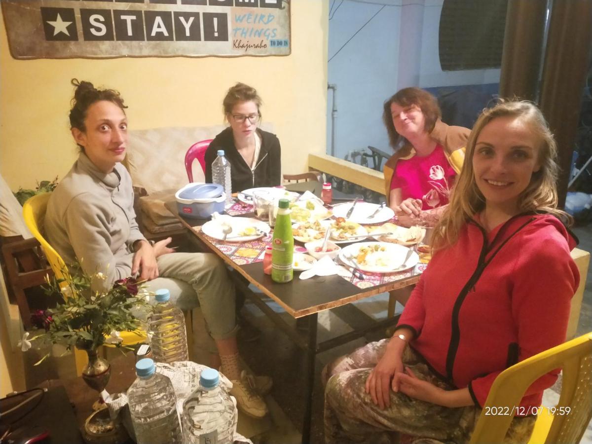 Mini Homestay Khajurāho Exteriör bild