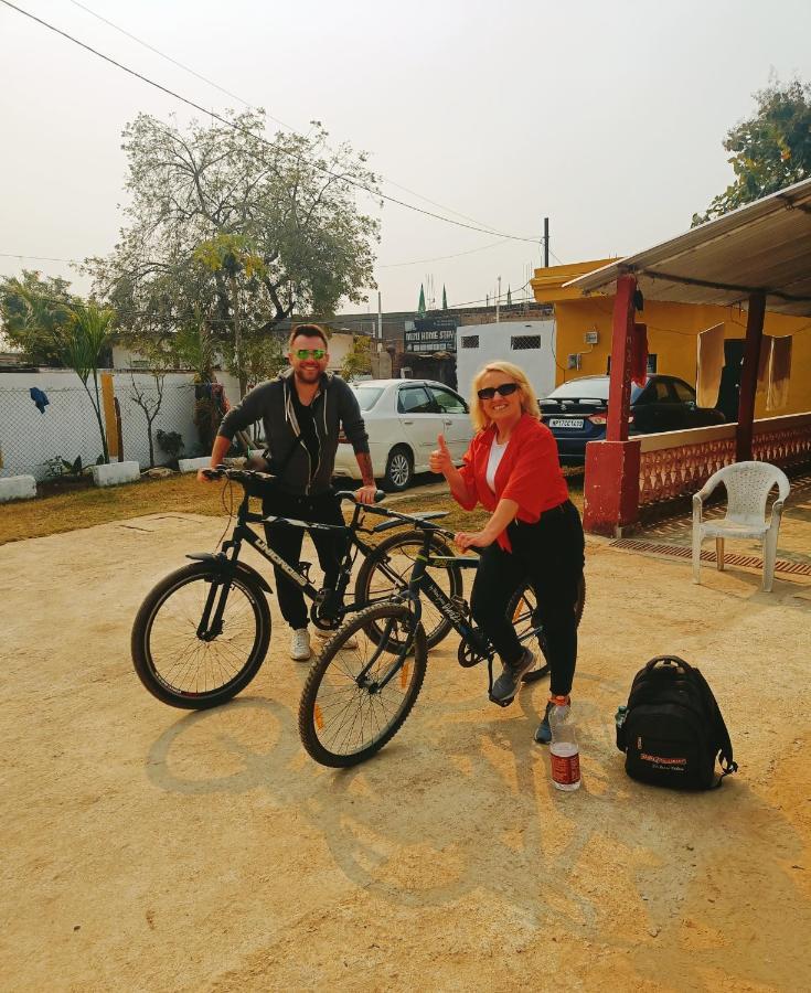 Mini Homestay Khajurāho Exteriör bild