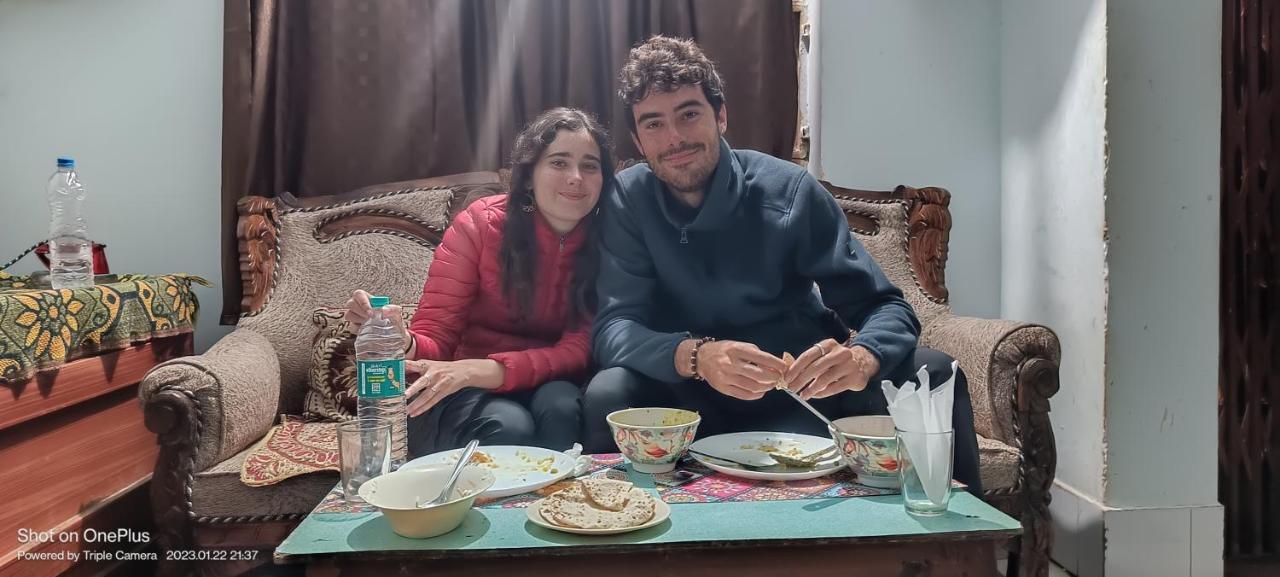 Mini Homestay Khajurāho Exteriör bild