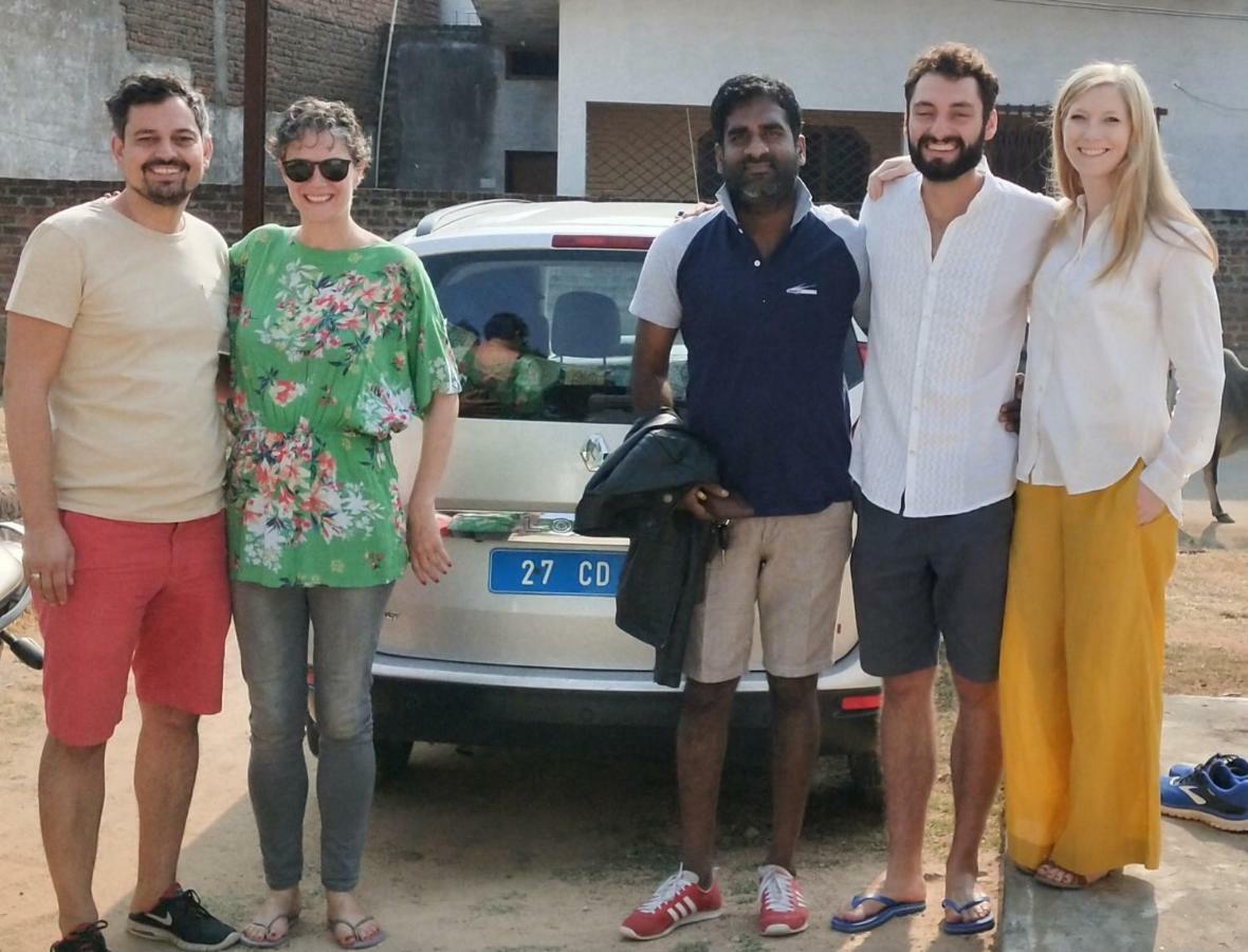 Mini Homestay Khajurāho Exteriör bild