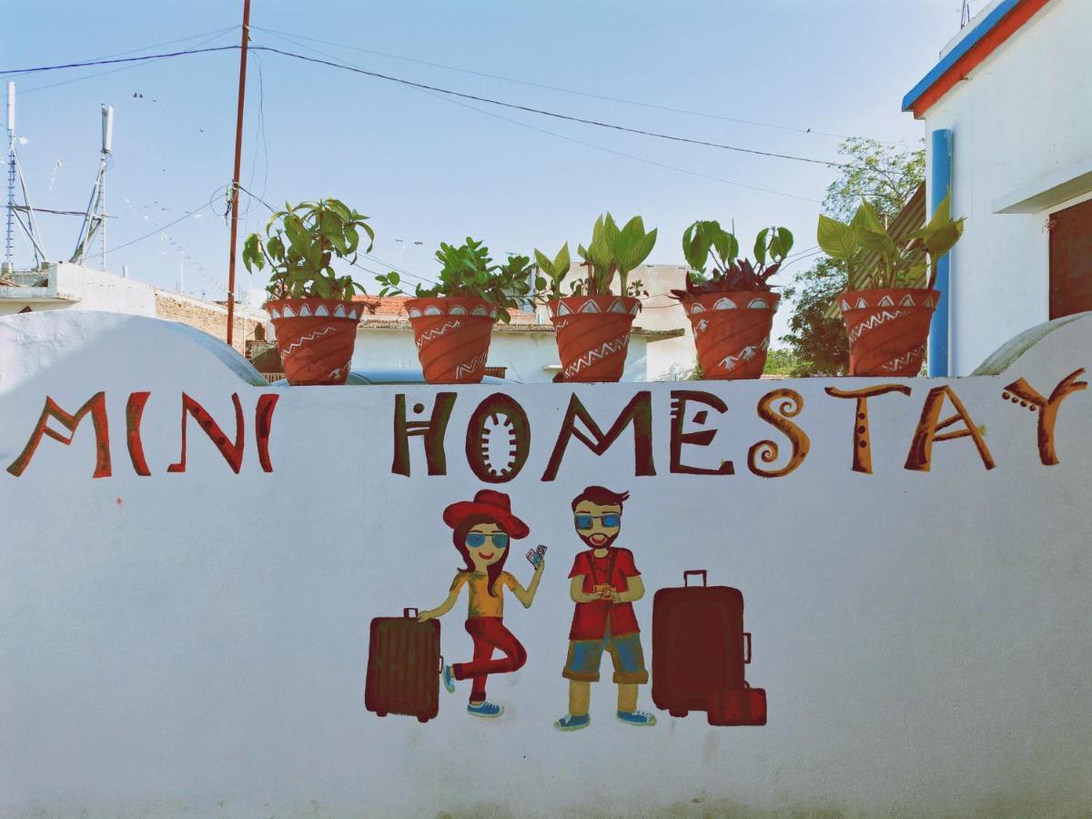 Mini Homestay Khajurāho Exteriör bild