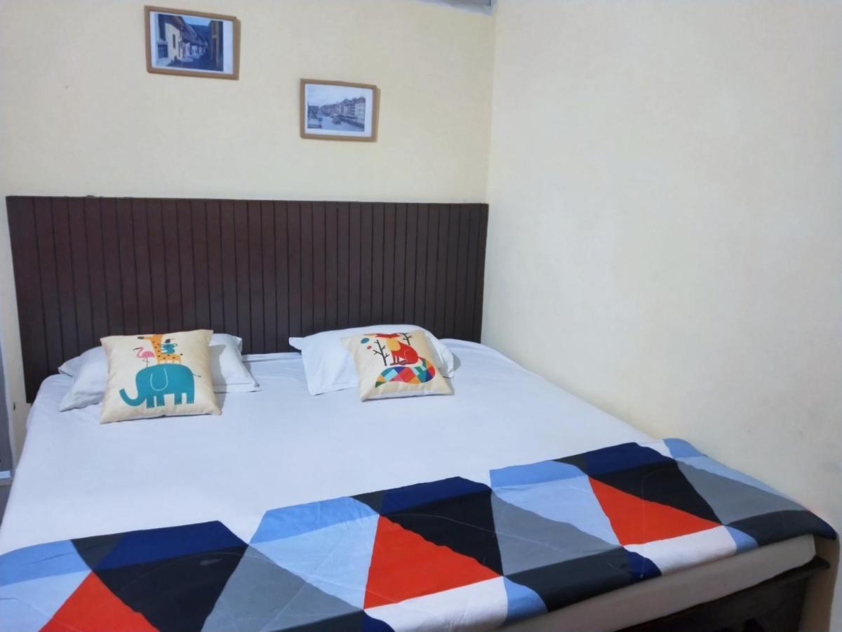 Mini Homestay Khajurāho Exteriör bild